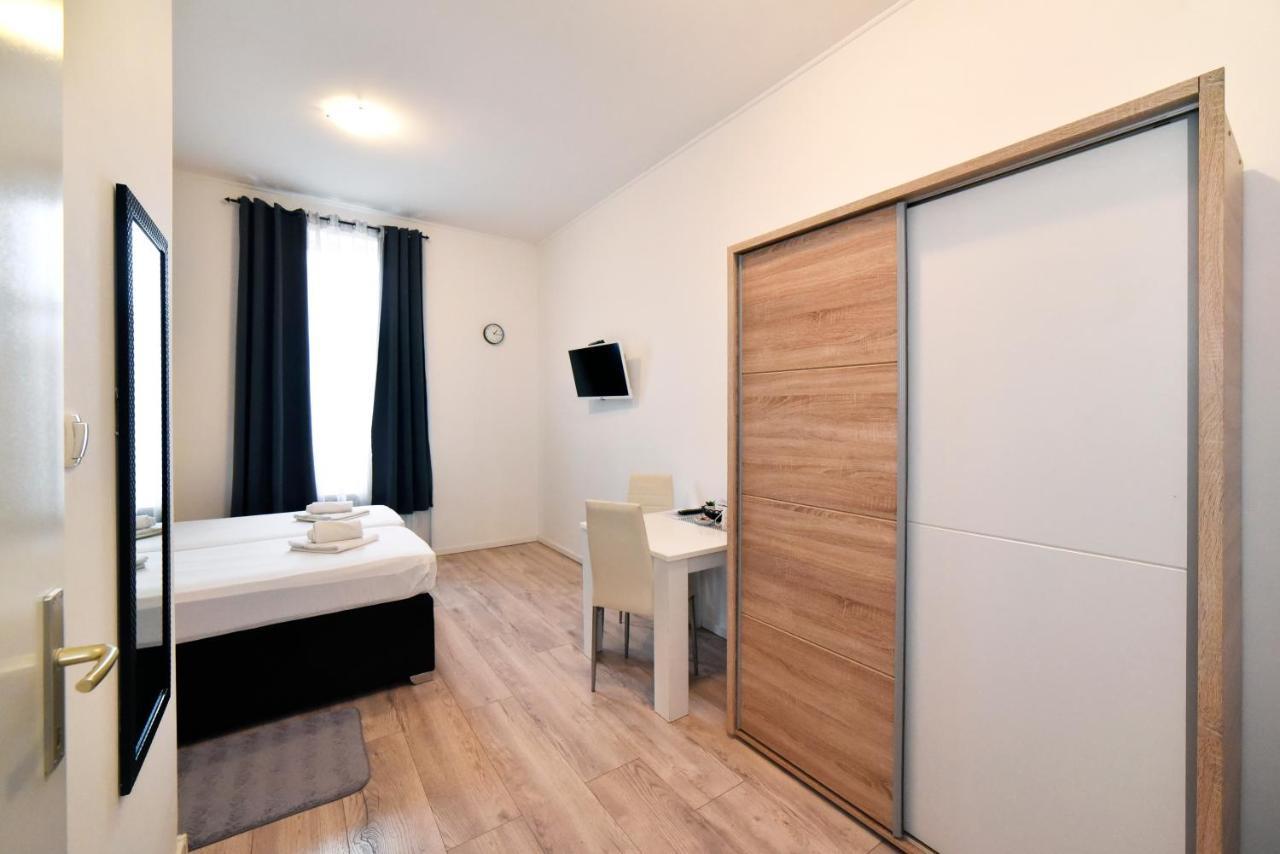 Virtus Apartments And Rooms With Free Private Parking 萨格勒布 外观 照片