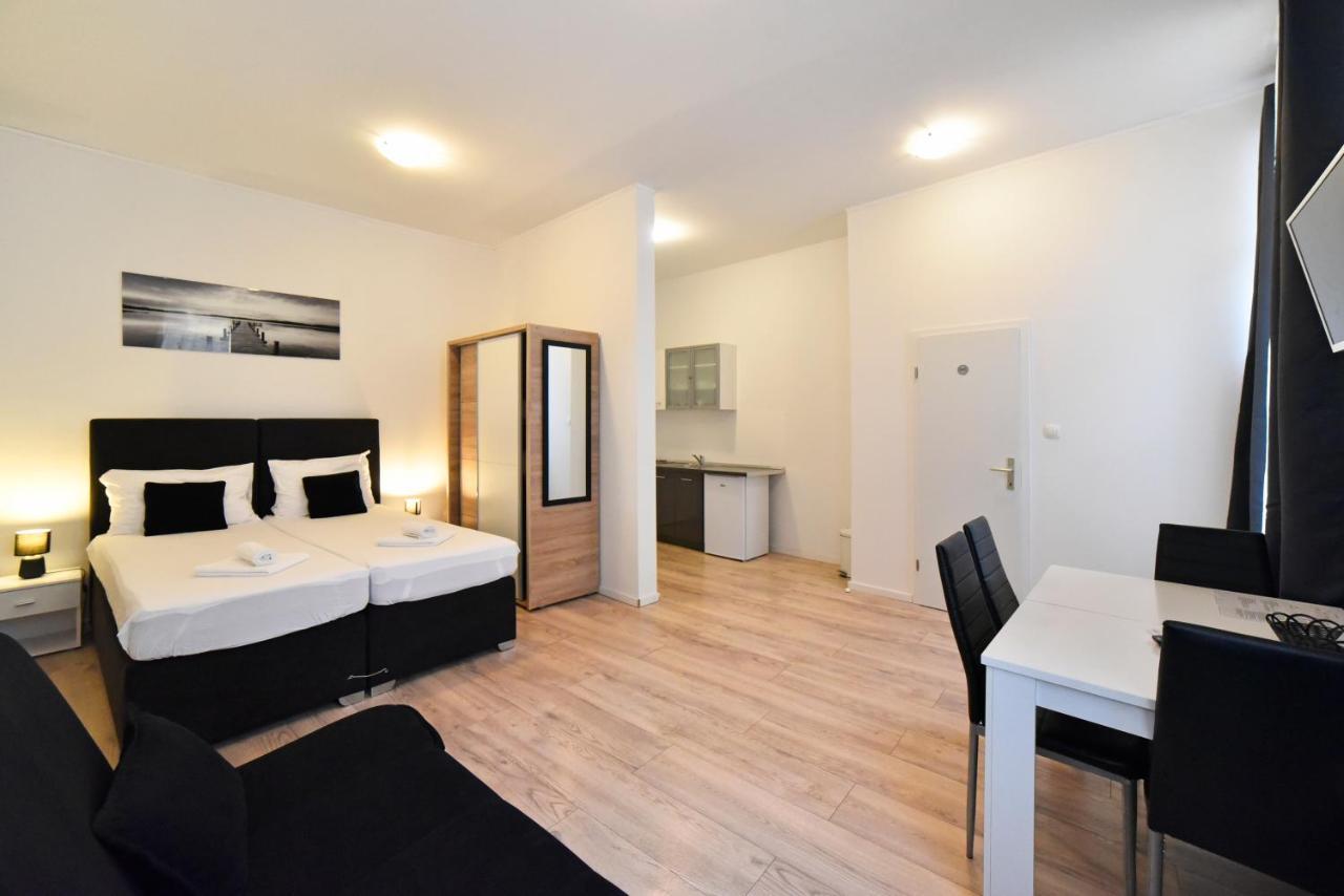 Virtus Apartments And Rooms With Free Private Parking 萨格勒布 外观 照片