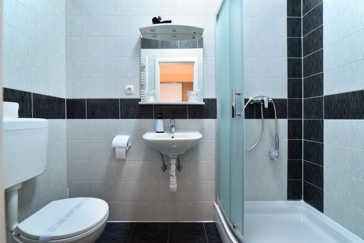 Virtus Apartments And Rooms With Free Private Parking 萨格勒布 外观 照片