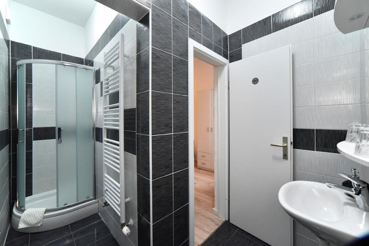 Virtus Apartments And Rooms With Free Private Parking 萨格勒布 外观 照片