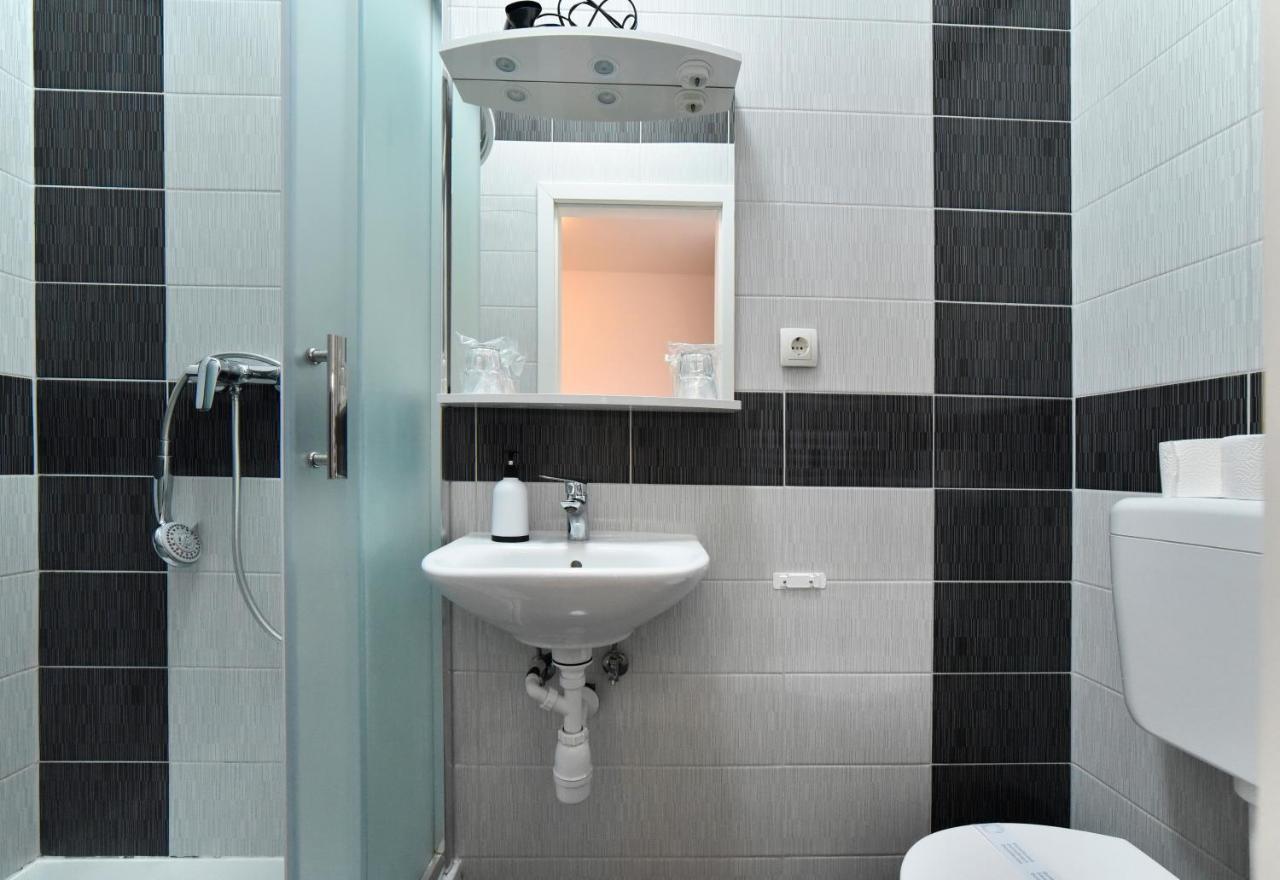 Virtus Apartments And Rooms With Free Private Parking 萨格勒布 外观 照片