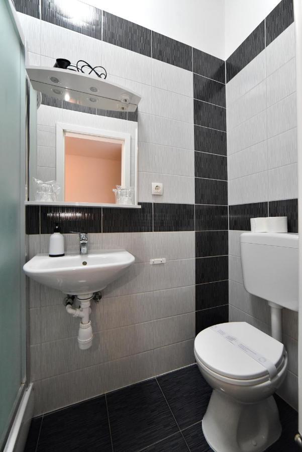 Virtus Apartments And Rooms With Free Private Parking 萨格勒布 外观 照片