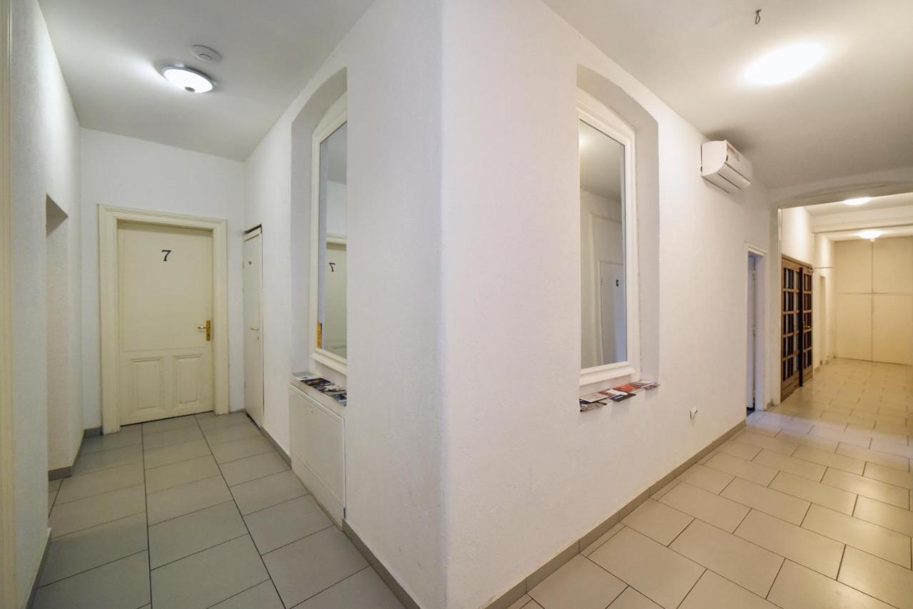 Virtus Apartments And Rooms With Free Private Parking 萨格勒布 外观 照片