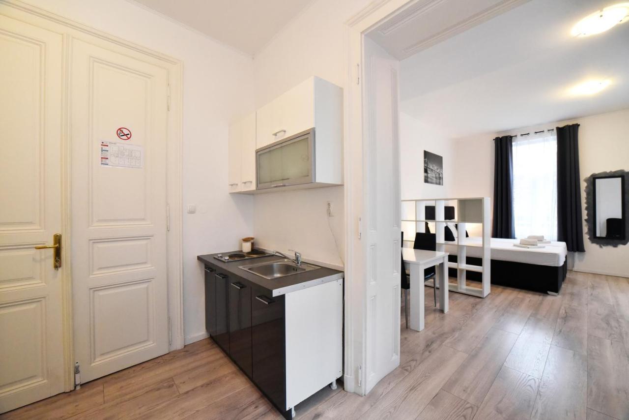 Virtus Apartments And Rooms With Free Private Parking 萨格勒布 外观 照片