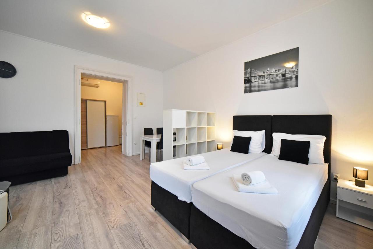 Virtus Apartments And Rooms With Free Private Parking 萨格勒布 外观 照片
