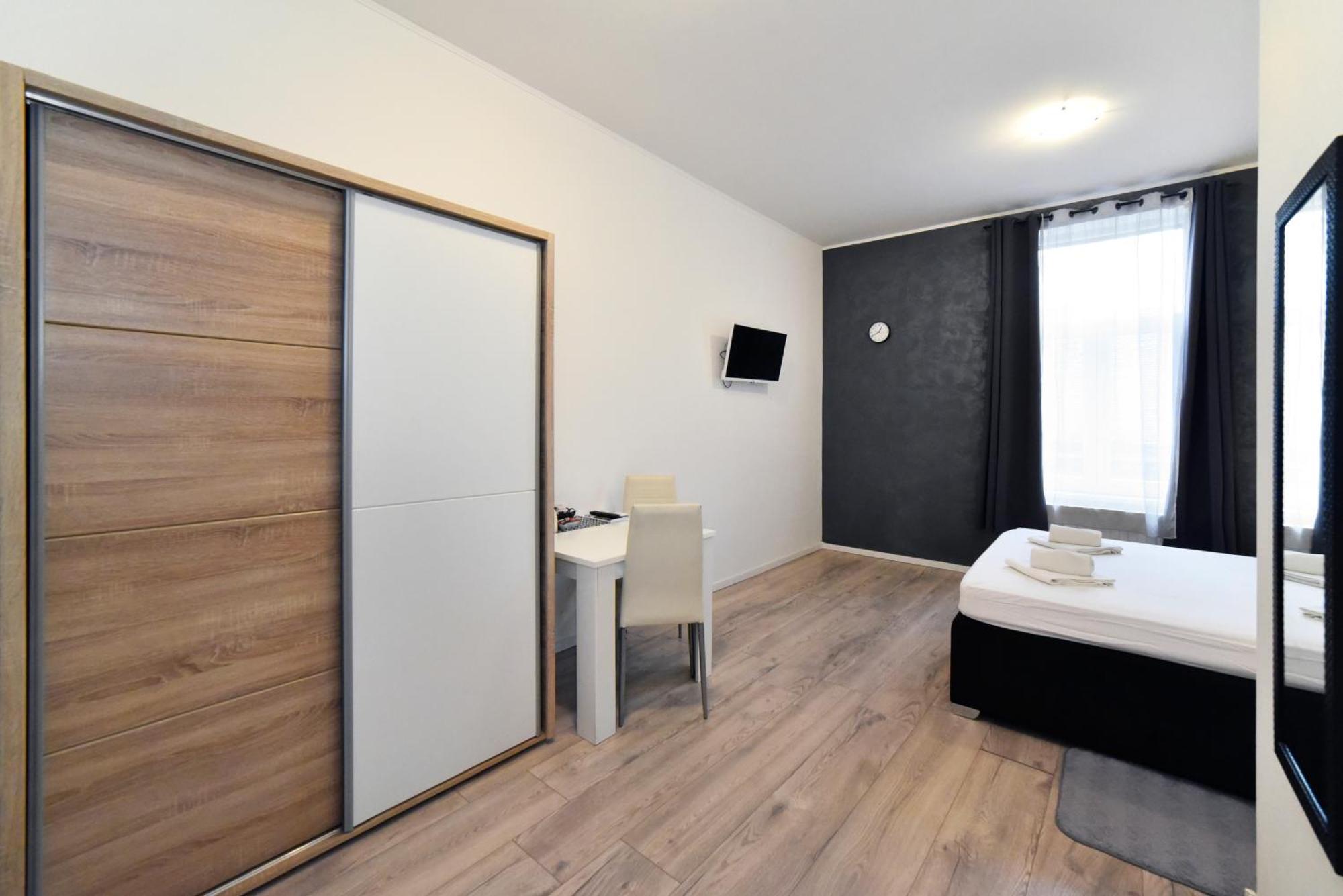Virtus Apartments And Rooms With Free Private Parking 萨格勒布 外观 照片